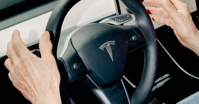 Tesla vend une « conduite entièrement autonome », mais qu'est-ce que c'est vraiment ?