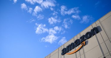 Les revenus d'Amazon ralentissent et les coûts augmentent