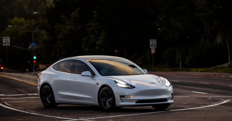 L'Agence de sécurité automobile élargit l'enquête sur Tesla