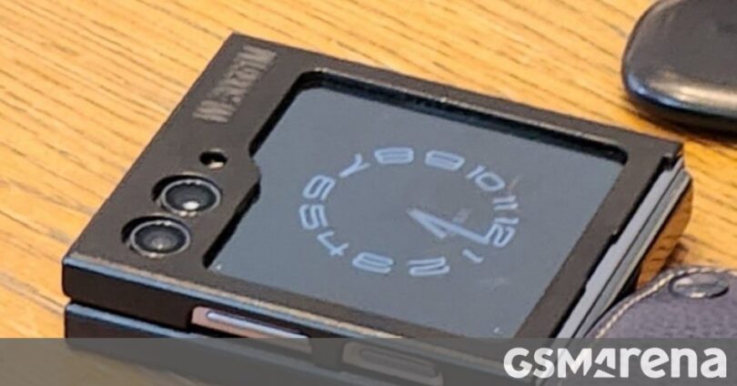 Le Samsung Galaxy Z Flip5 brise la couverture dans une photo d'espionnage