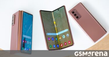 Samsung Galaxy Z Fold2's carrier-locked units get One UI 5.1.1 in the US