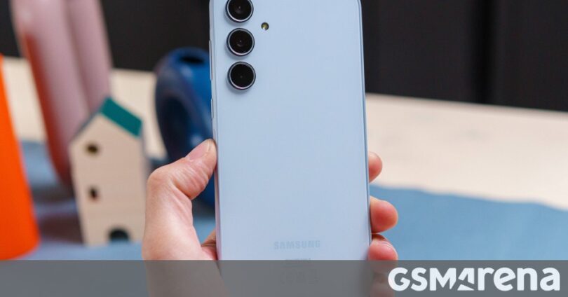 Samsung Galaxy A35 gets disassembled on video, receives high reparability score