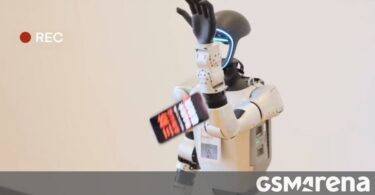 Meizu uses a robot to do the drop tests of the Meizu Note 16 Pro